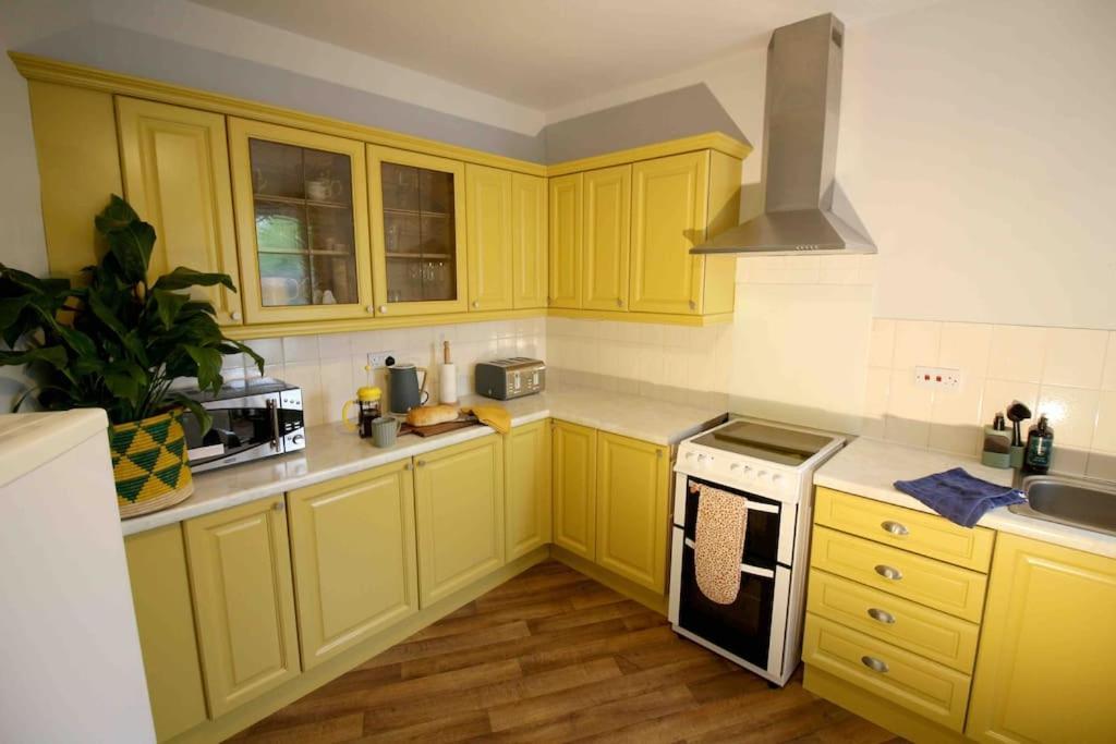 Lincoln Apartment Freshly Renovated Common Views Burton  Kültér fotó