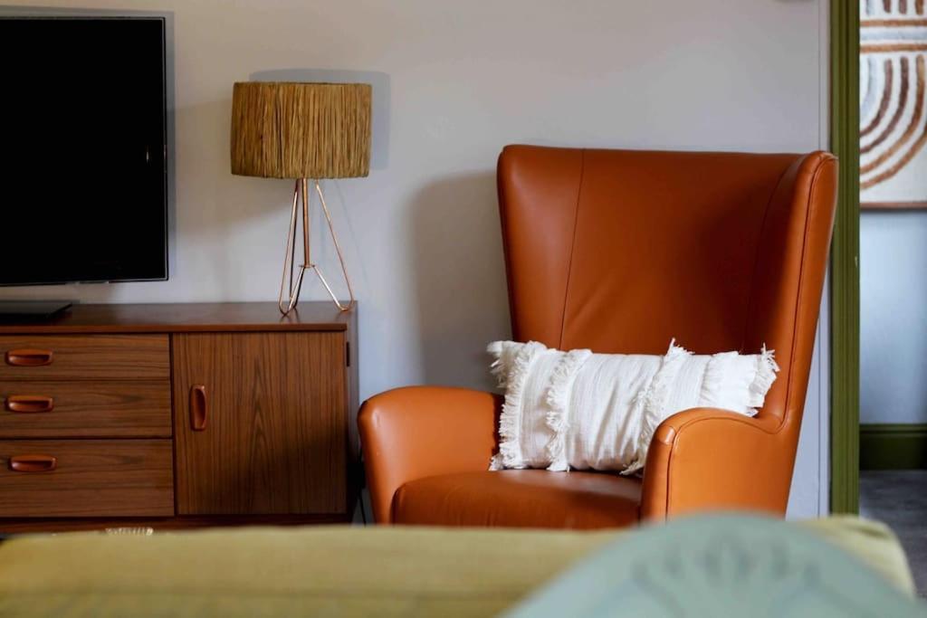 Lincoln Apartment Freshly Renovated Common Views Burton  Kültér fotó